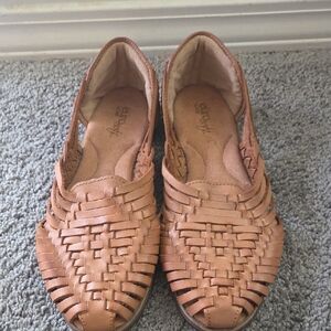 Earth Spirit Women's Tan Woven Shoes